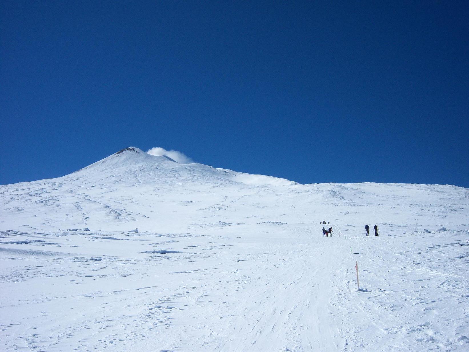 Salita all''Etna con gli sci